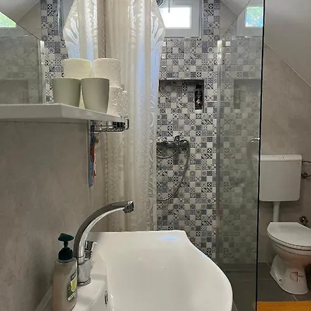 Apartment 48